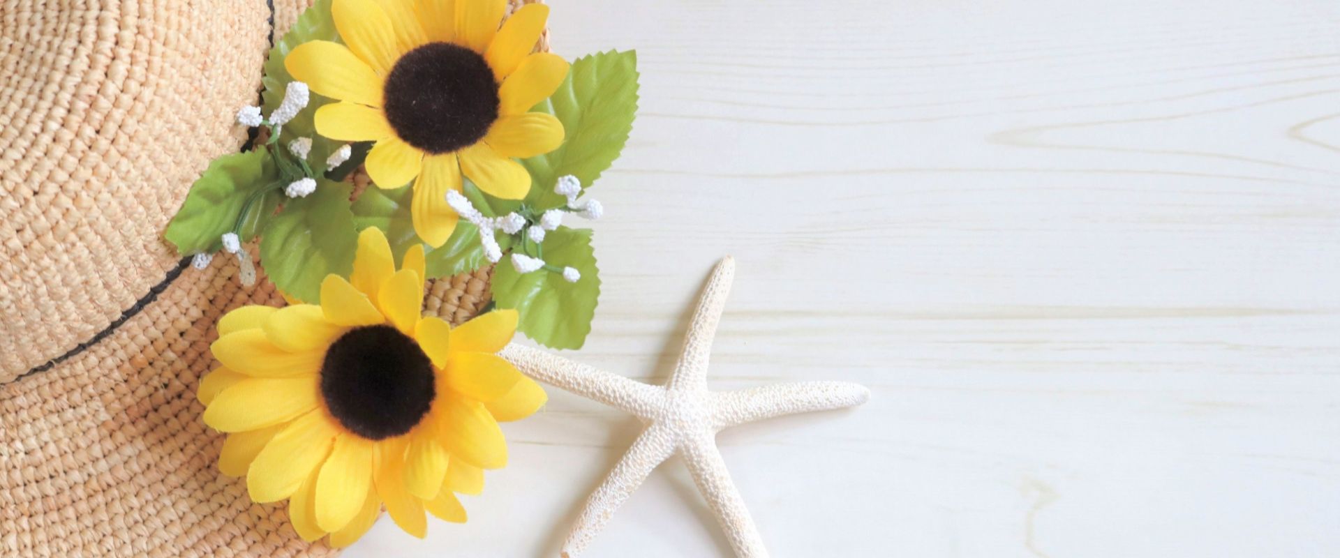 不動産契約書とペン