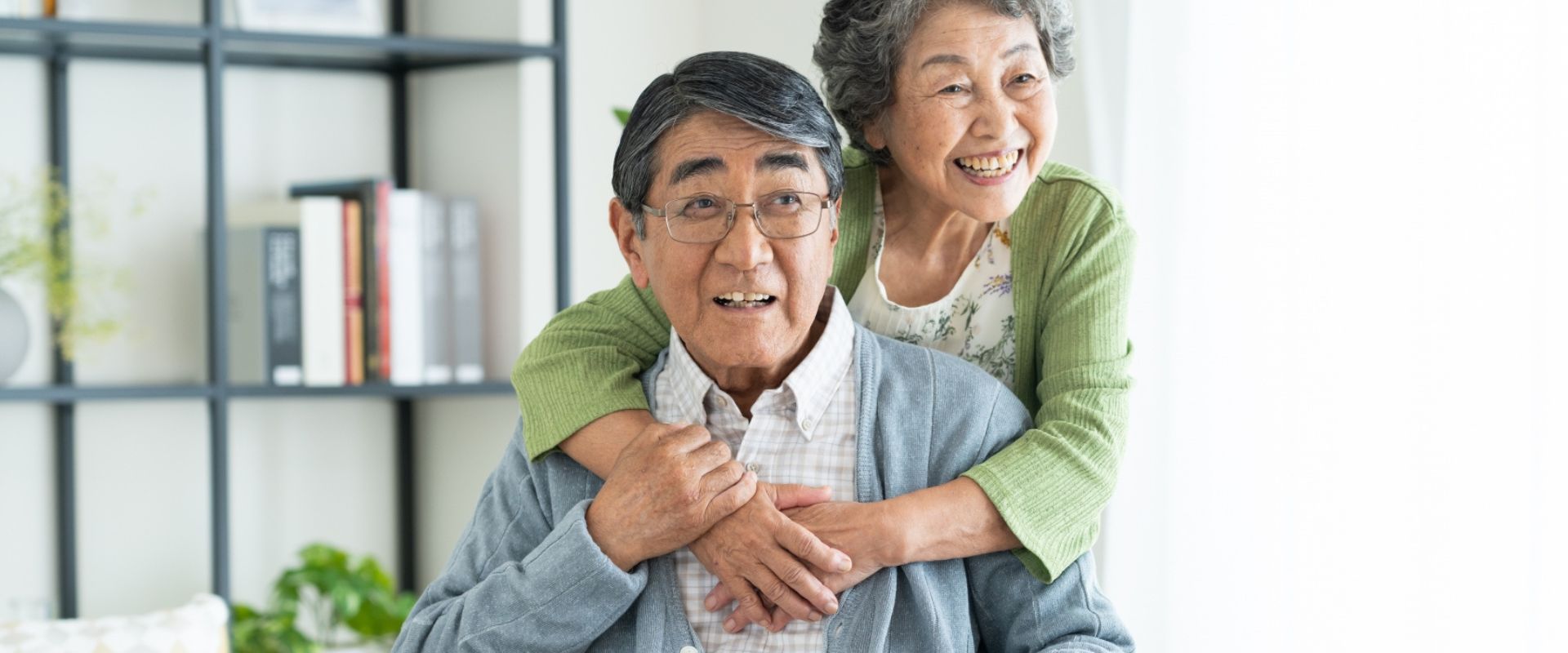 老後の夫婦が趣味を楽しむイメージ